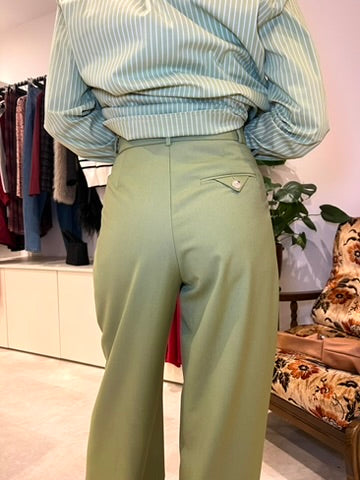 Pantalon à pinces structuré et élégant