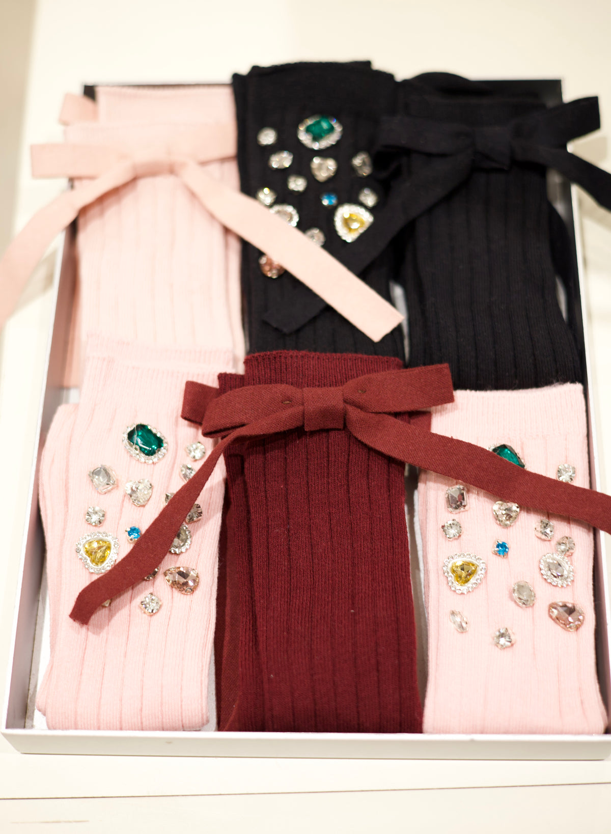 Chaussettes côtelées ornées de strass