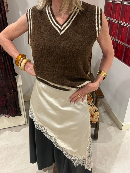 Pull sans manches col V