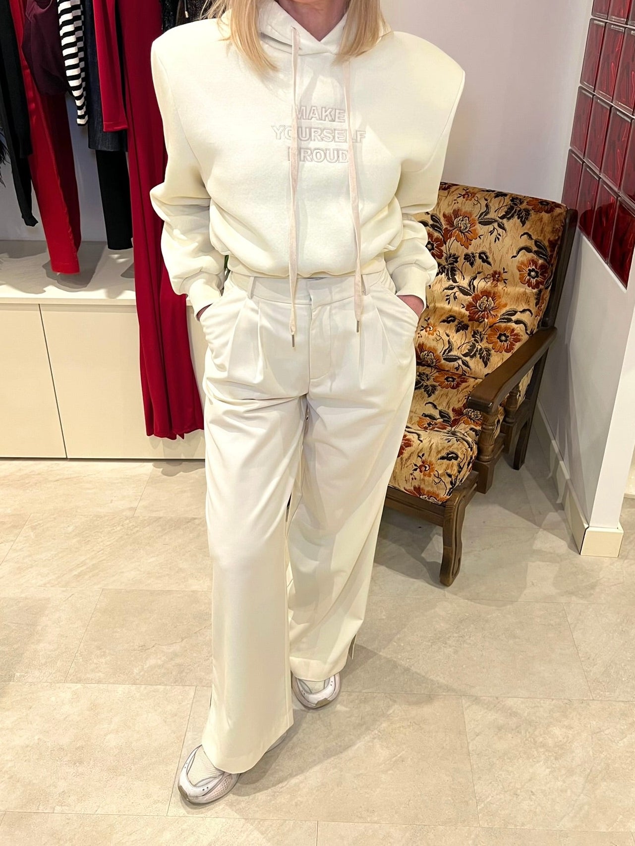 Pantalon à pinces structuré et élégant