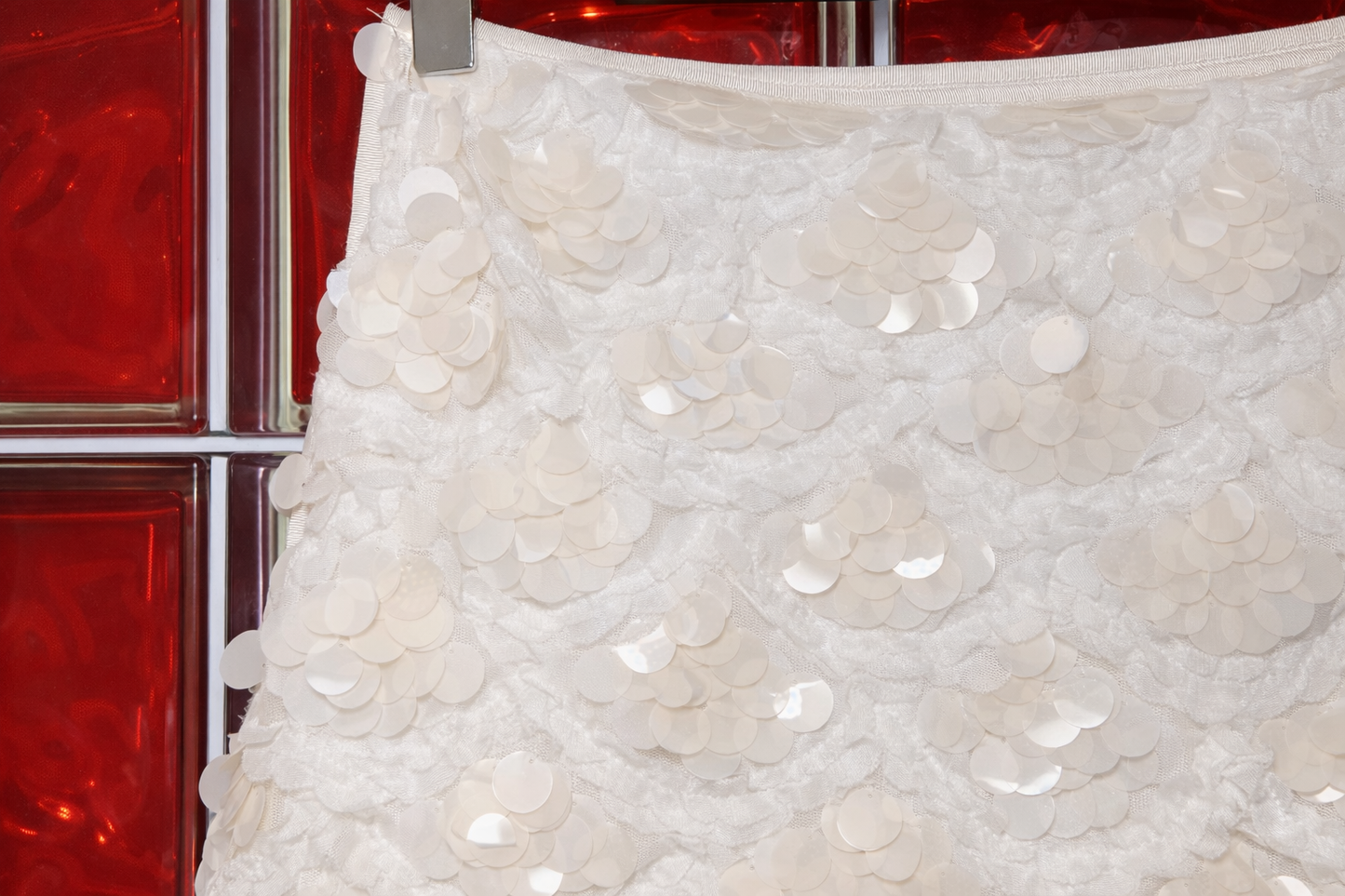 Jupe courte à sequins