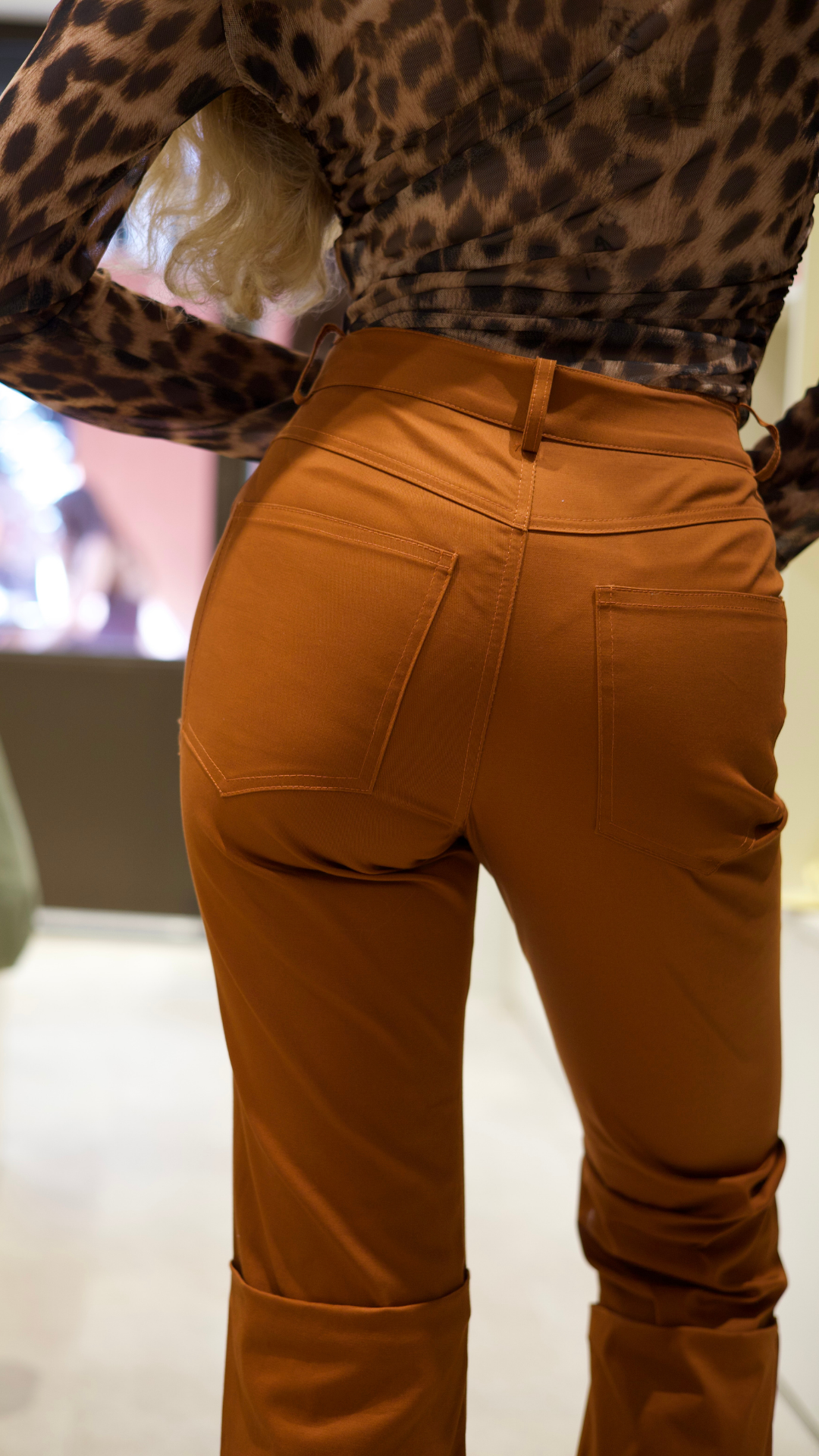 Pantalon terracotta – coupe évasée