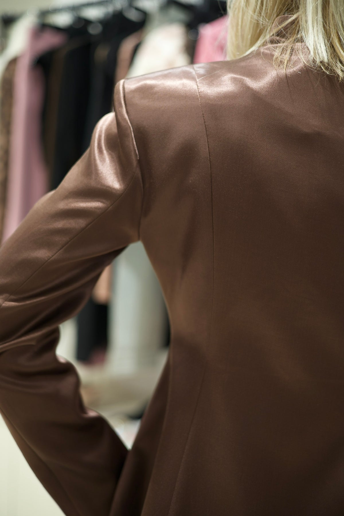 Veste satinée boutons brandebourg