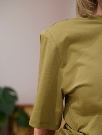 T-shirt en coton à épaulettes