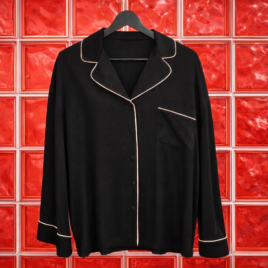 Chemise noire façon satin