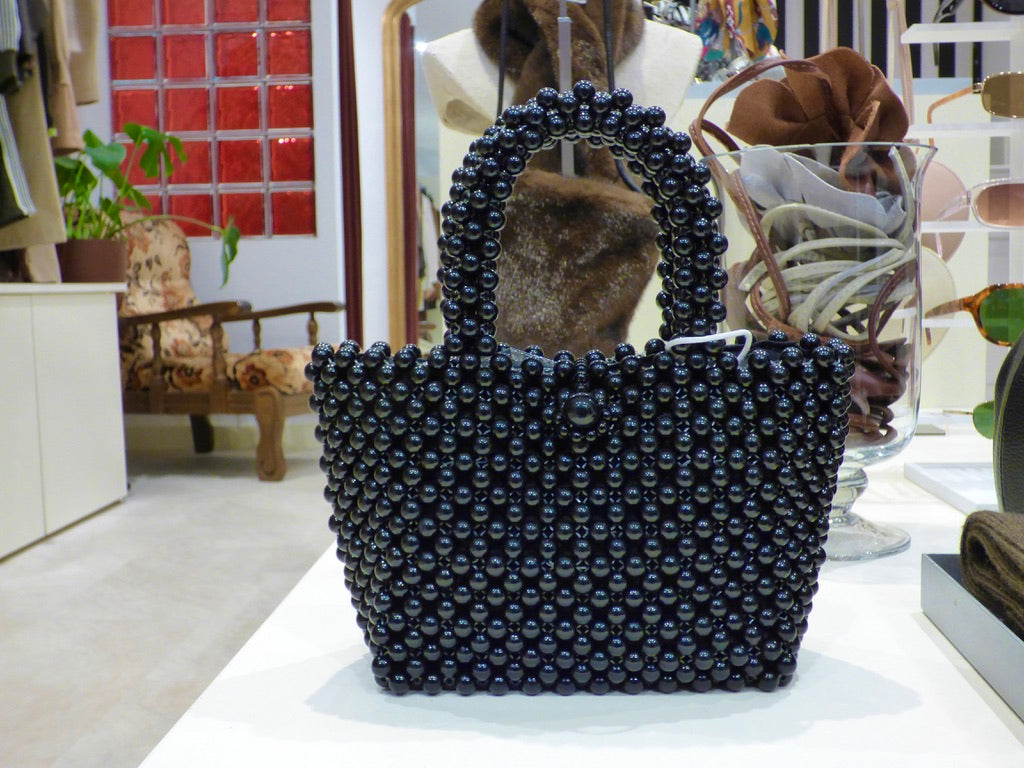 Sac à main en perles noires