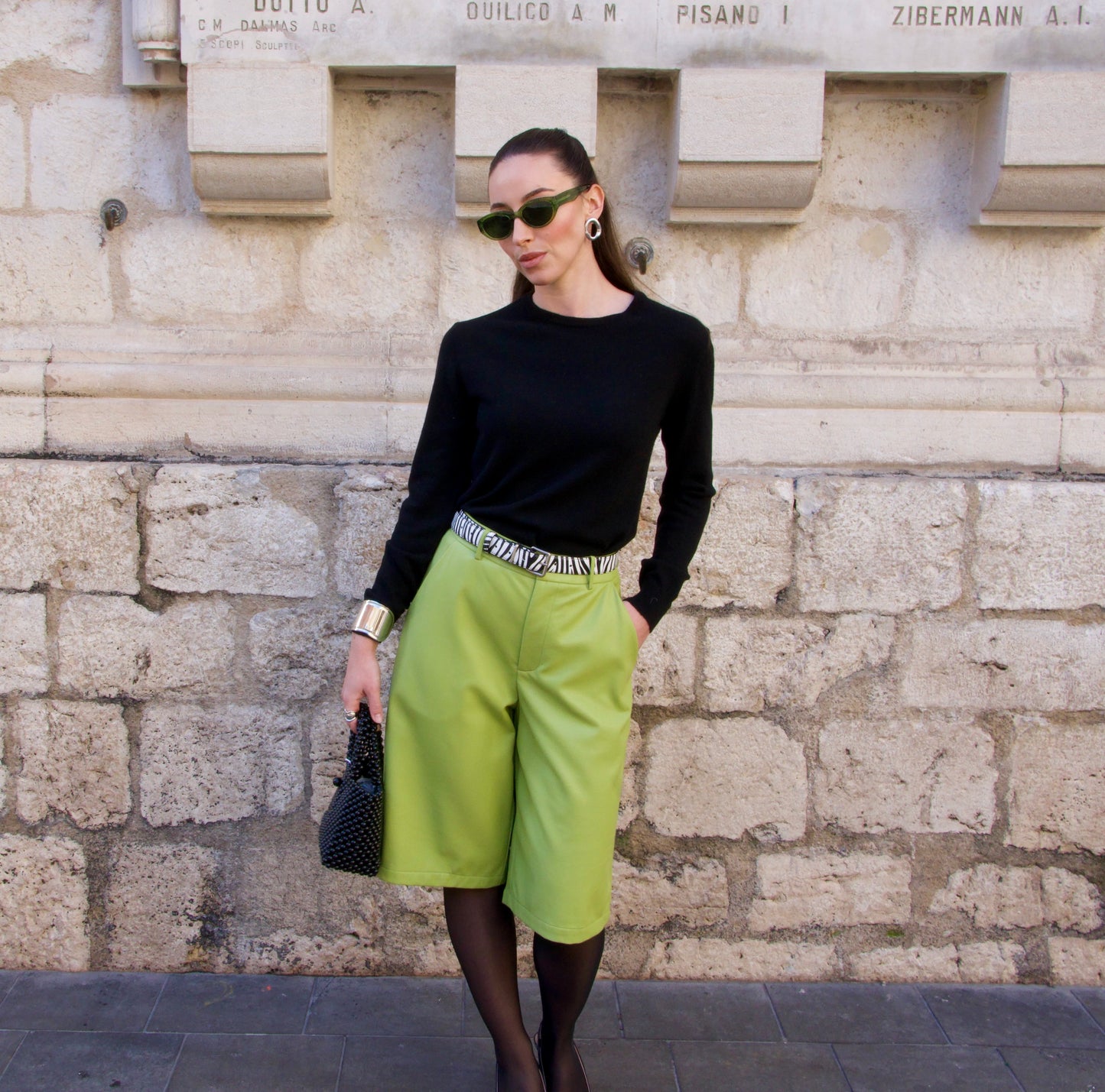 Bermuda en similicuir vert