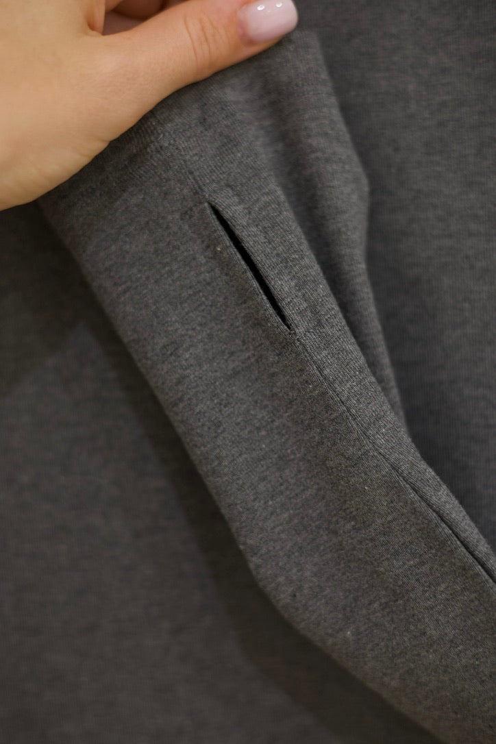 Sweat capuche gris à faux-col blanc