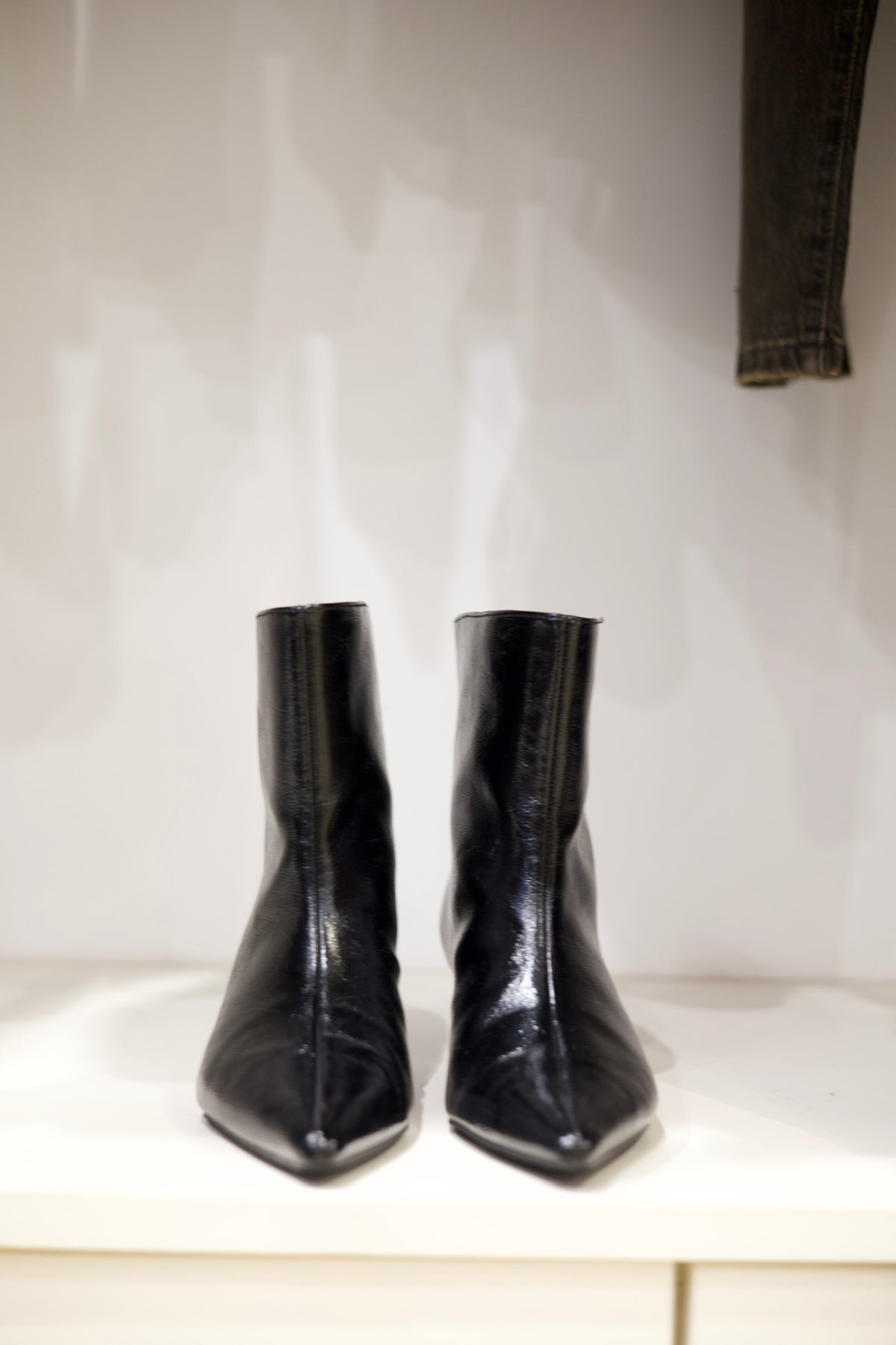 Boots kitten heel en similicuir noir
