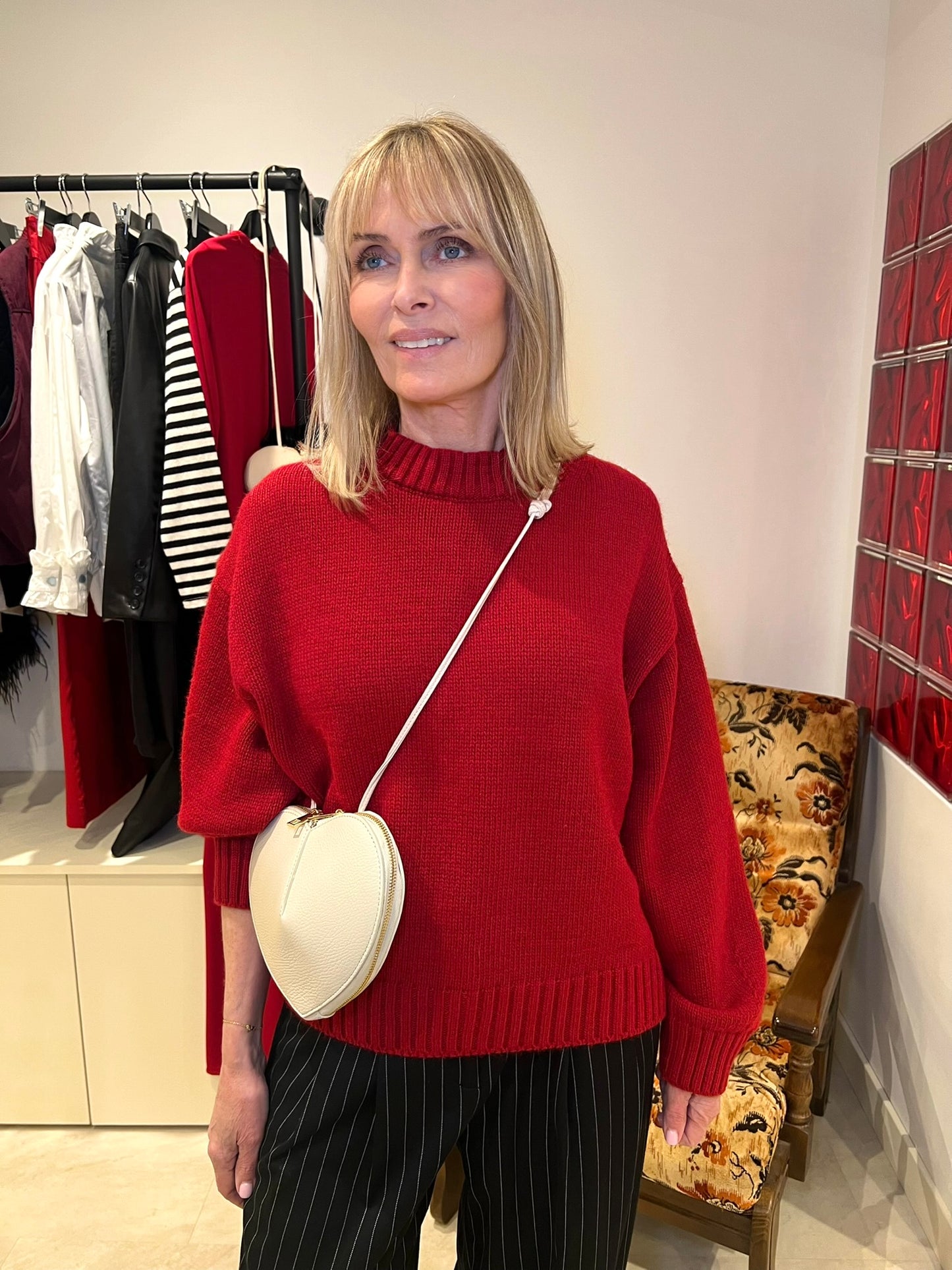 Pull en maille rouge intense