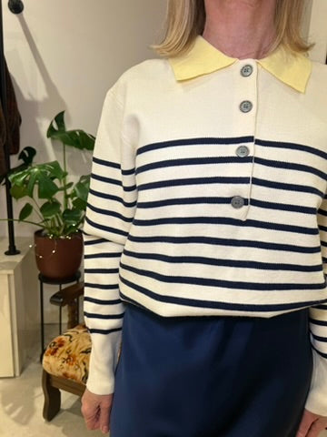 Pull marinière écru et bleu marine