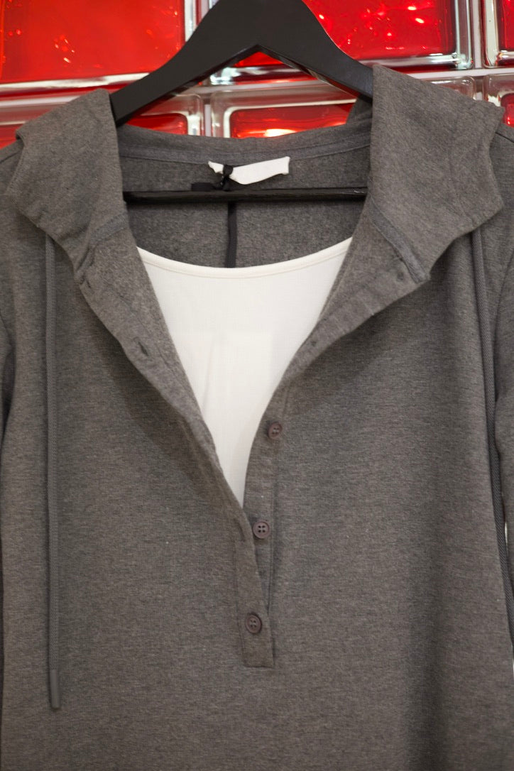 Sweat capuche gris à faux-col blanc