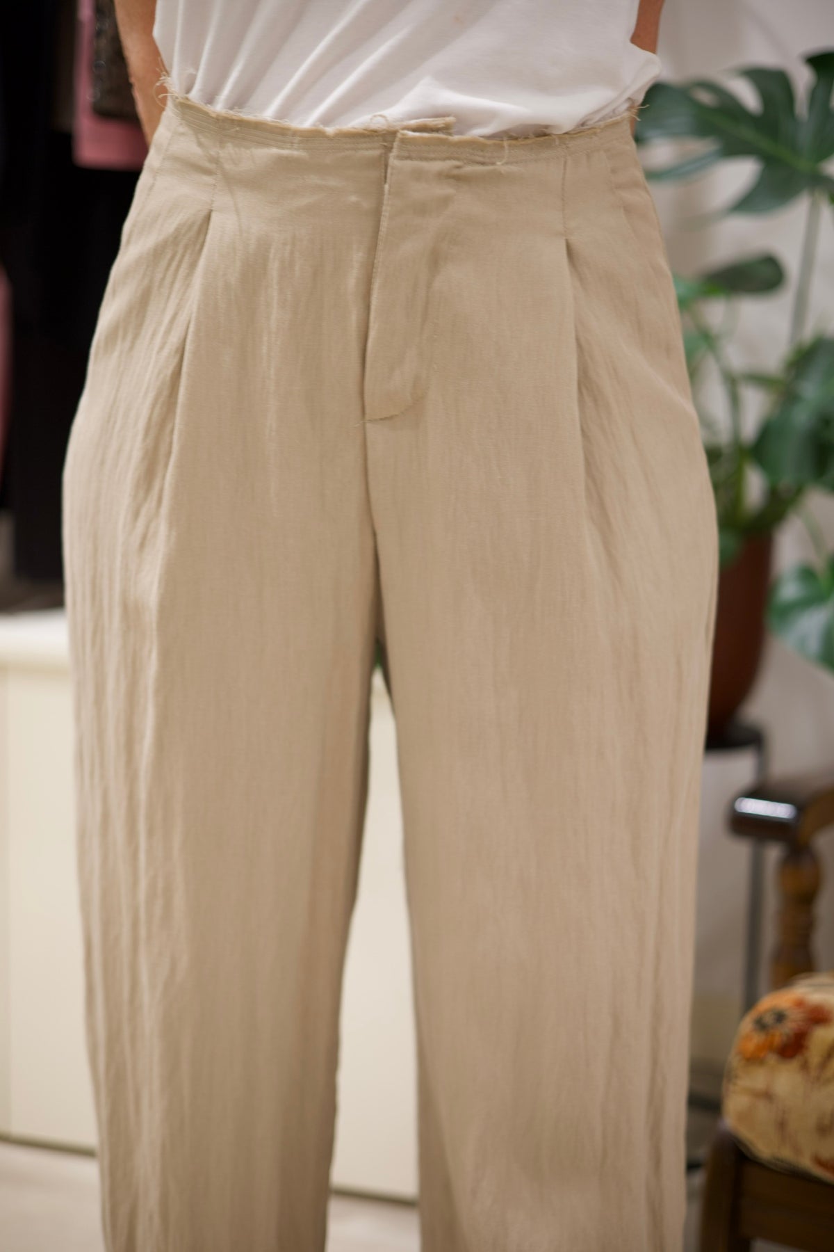 Pantalon taille haute large à plis – Beige sable