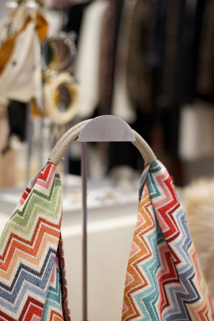 Sac hobo imprimé chevrons multicolores