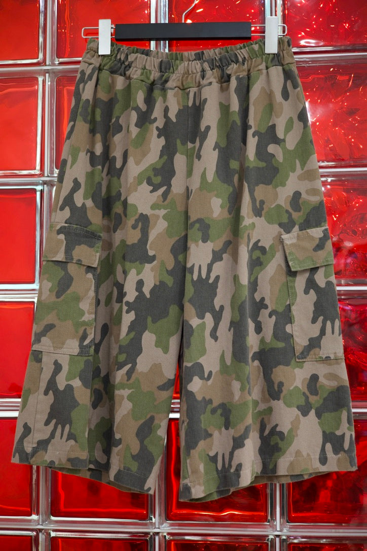 Bermuda cargo imprimé camouflage