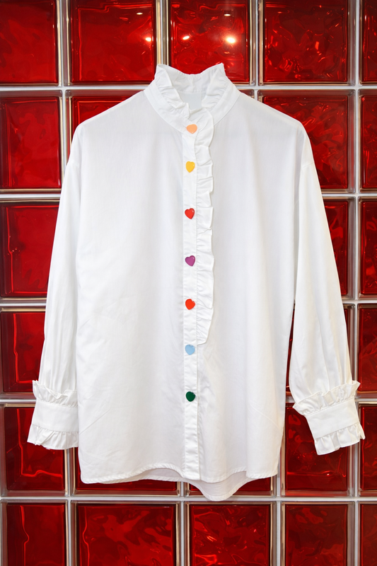 Chemise blanche à volants & boutons cœur