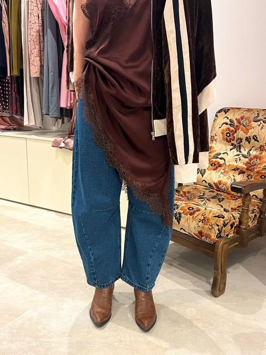 Robe nuisette asymétrique en dentelle