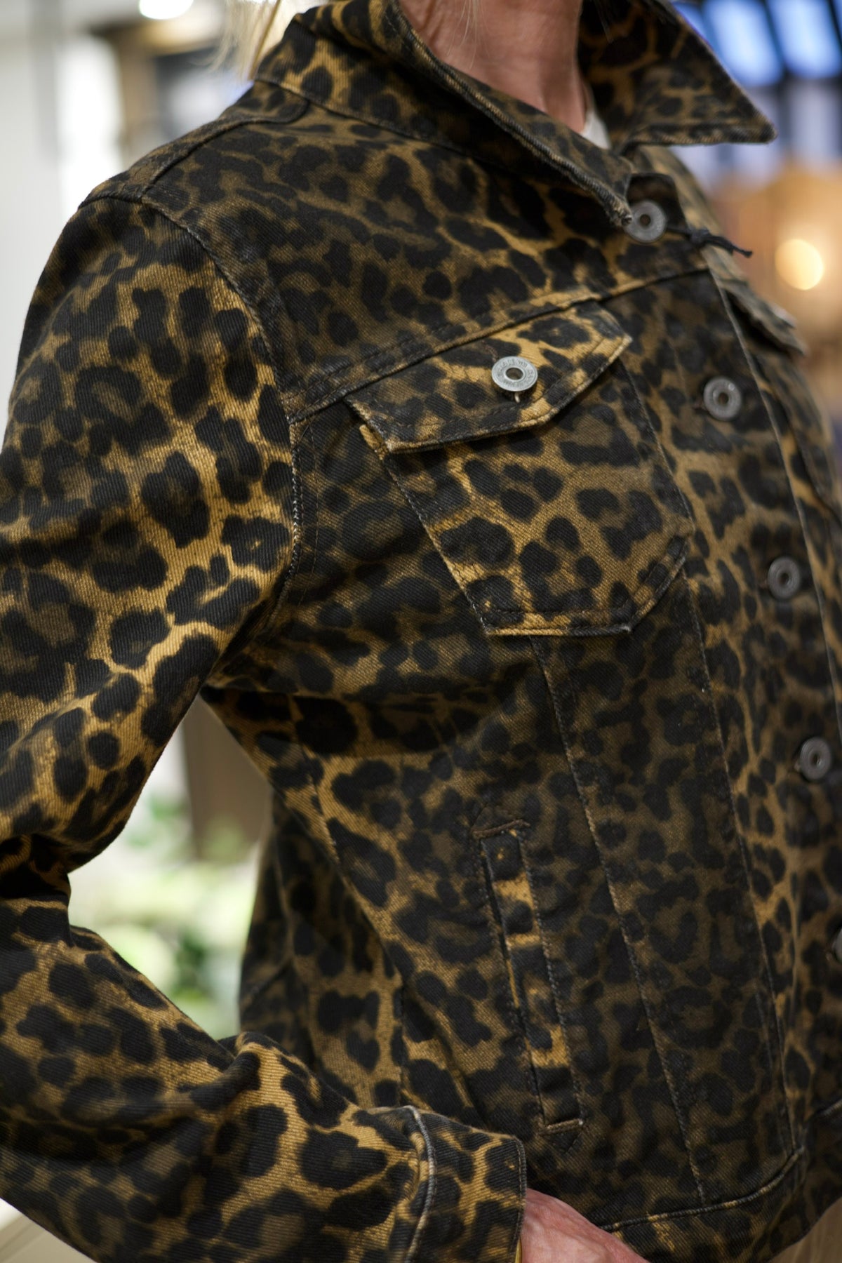 Veste à boutonnage léopard