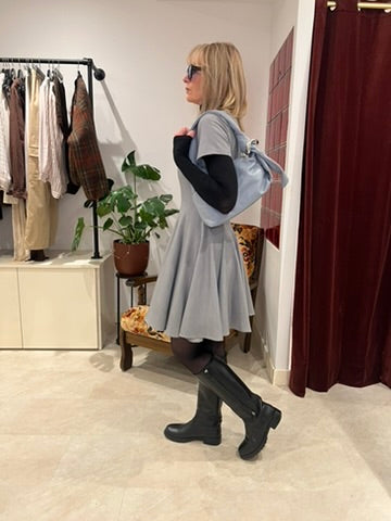 Robe grise évasée