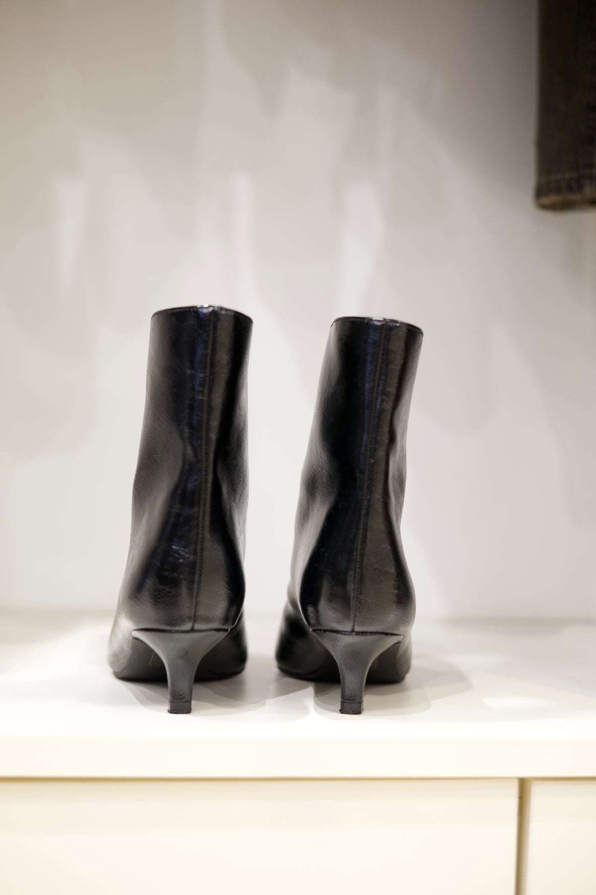 Boots kitten heel en similicuir noir
